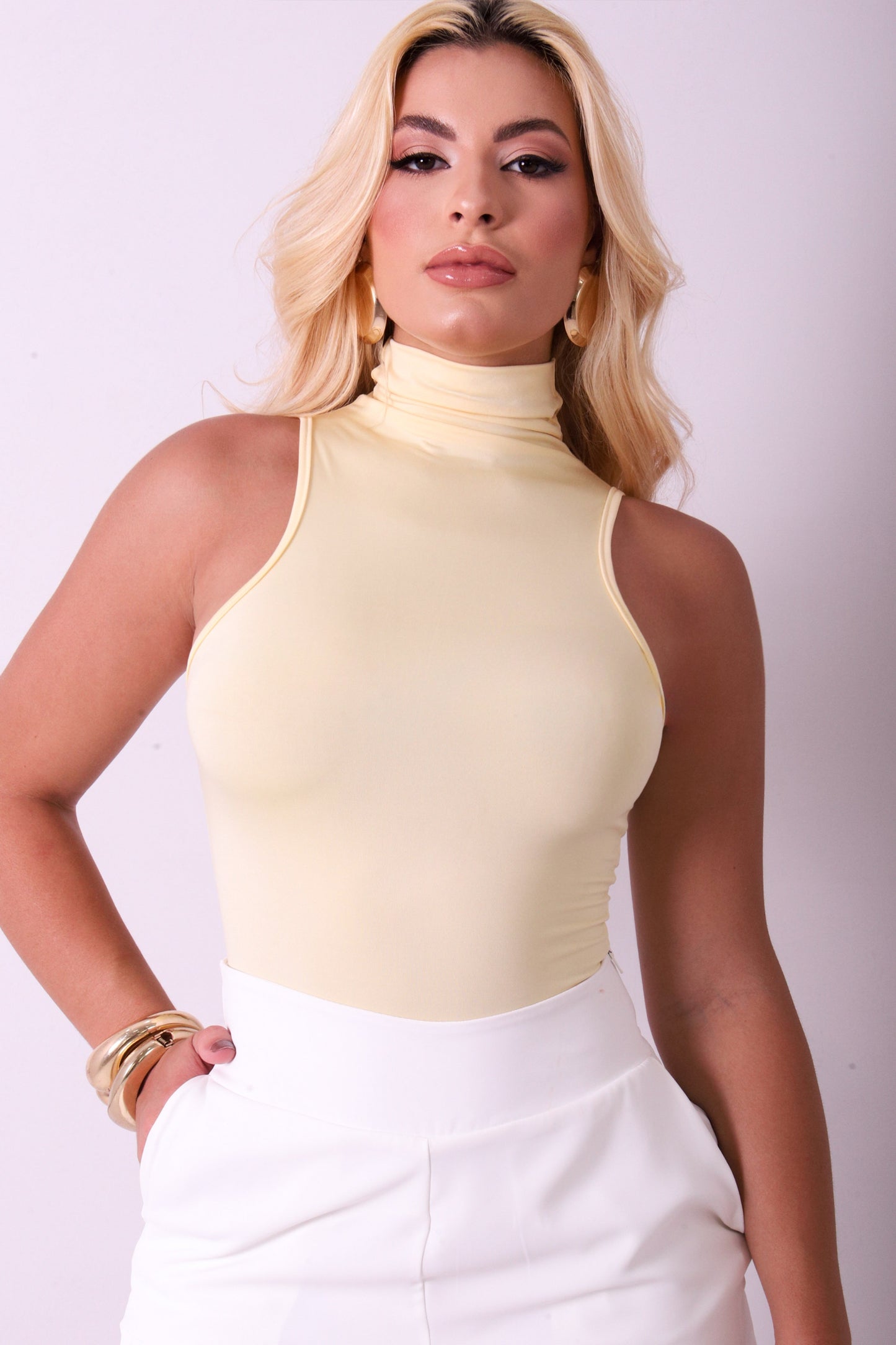 Body Gola Alta Trapezio Amarelo Manteiga