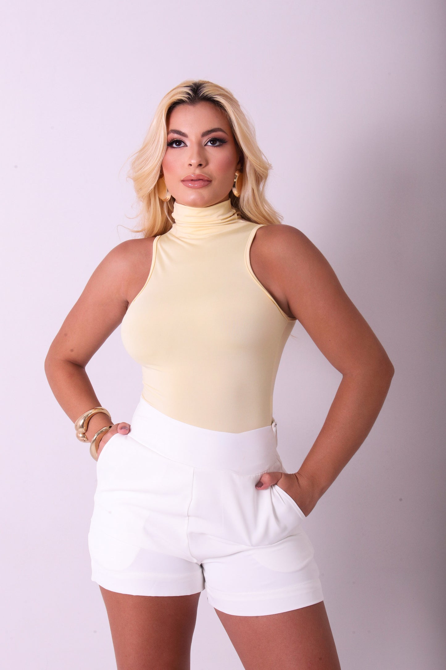 Body Gola Alta Trapezio Amarelo Manteiga